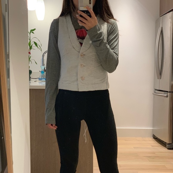 Vest - Picture 2 of 4